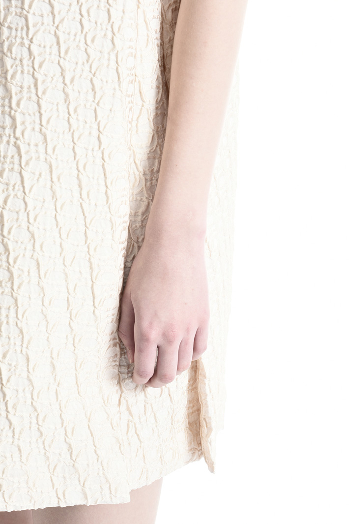 Dress in matelassé fabric Intrend Dress in matelassé fabric Intrend