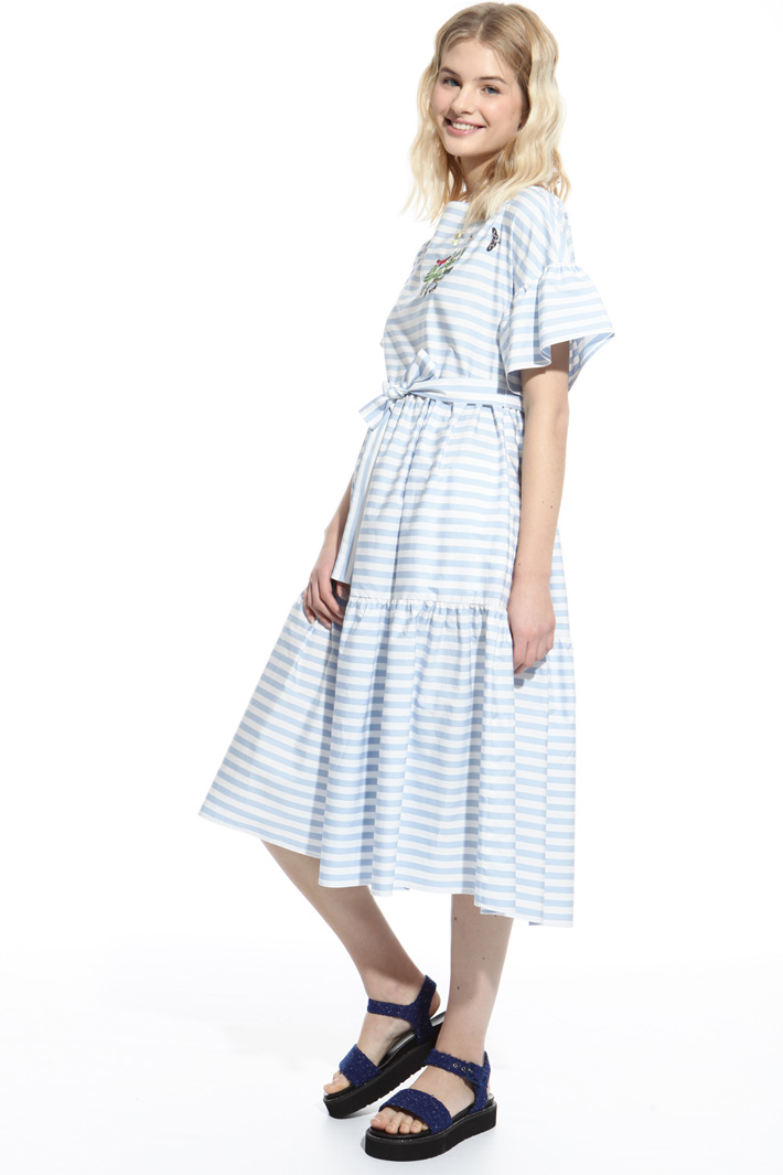 Embroidered dress with flounces Intrend Embroidered dress with flounces Intrend