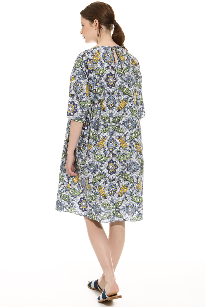 Loose-fit printed dress Intrend Loose-fit printed dress Intrend