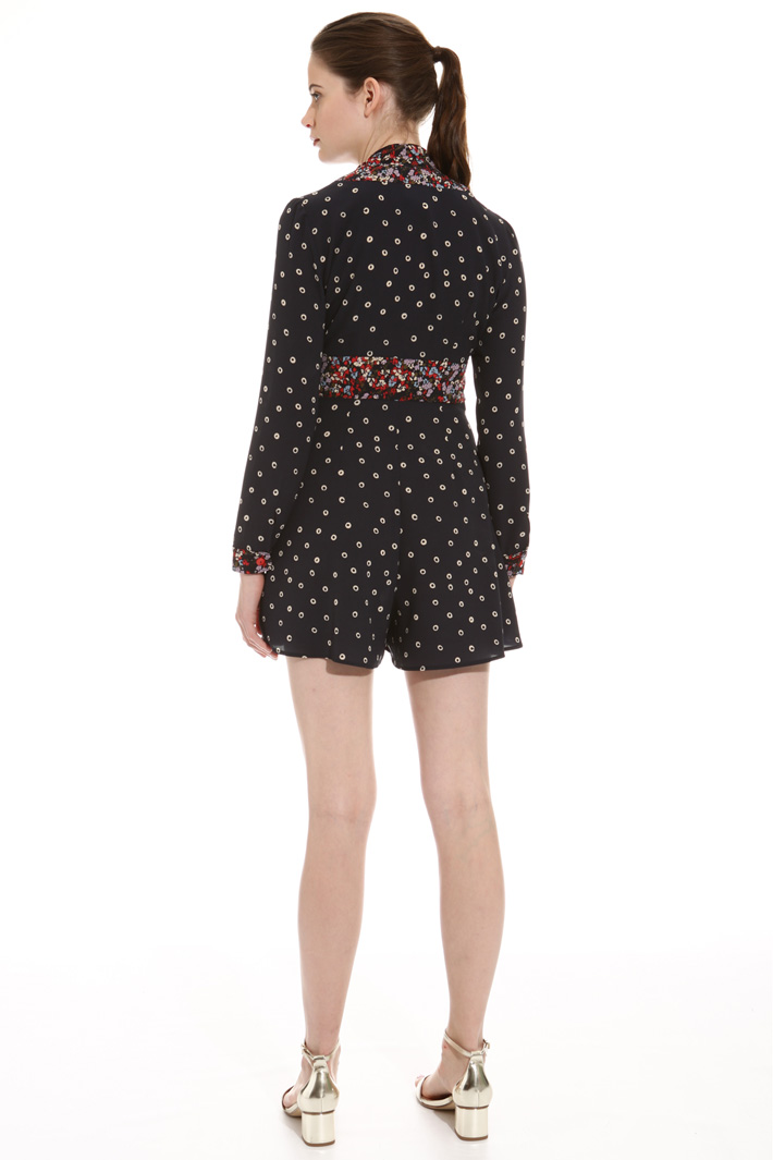 Crepe fabric jumpsuit Intrend Crepe fabric jumpsuit Intrend