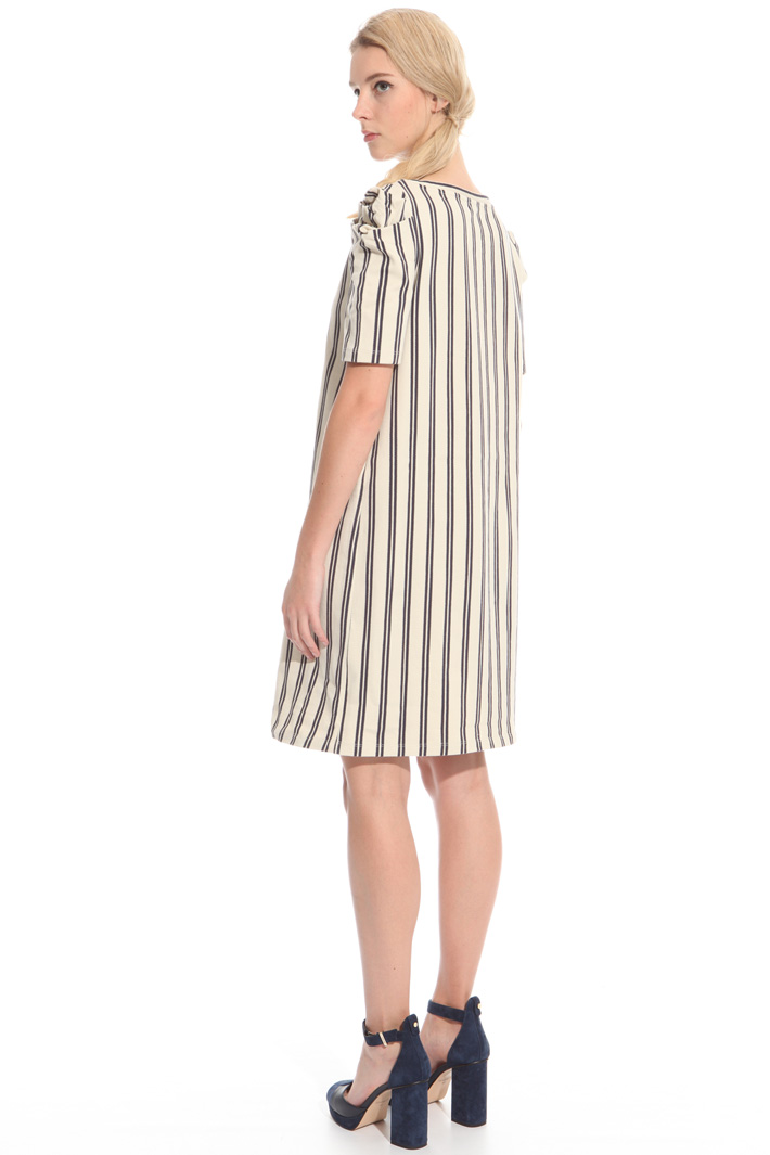 Puff sleeve dress Intrend Puff sleeve dress Intrend
