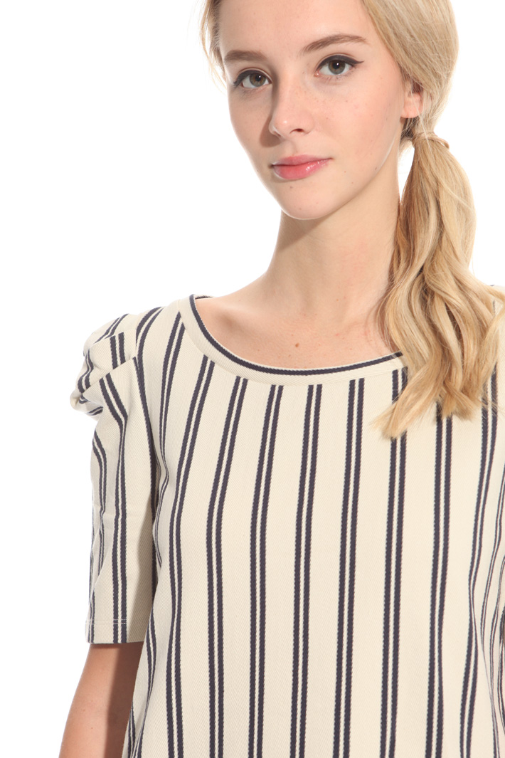Puff sleeve dress Intrend Puff sleeve dress Intrend