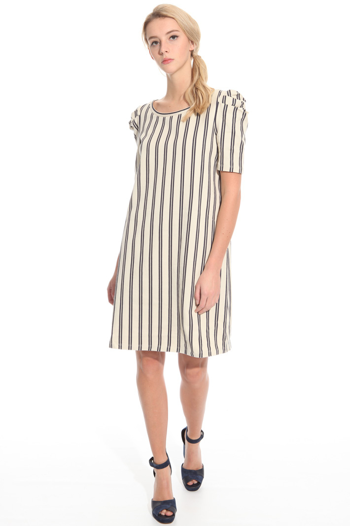 Puff sleeve dress Intrend Puff sleeve dress Intrend