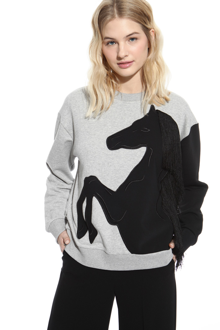 Fringed embroidery sweatshirt Intrend Fringed embroidery sweatshirt Intrend