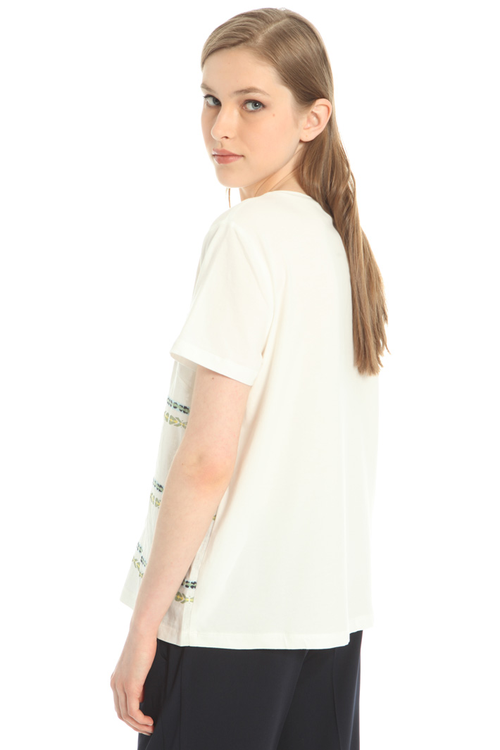 T-shirt con frange e ricami Intrend T-shirt con frange e ricami Intrend
