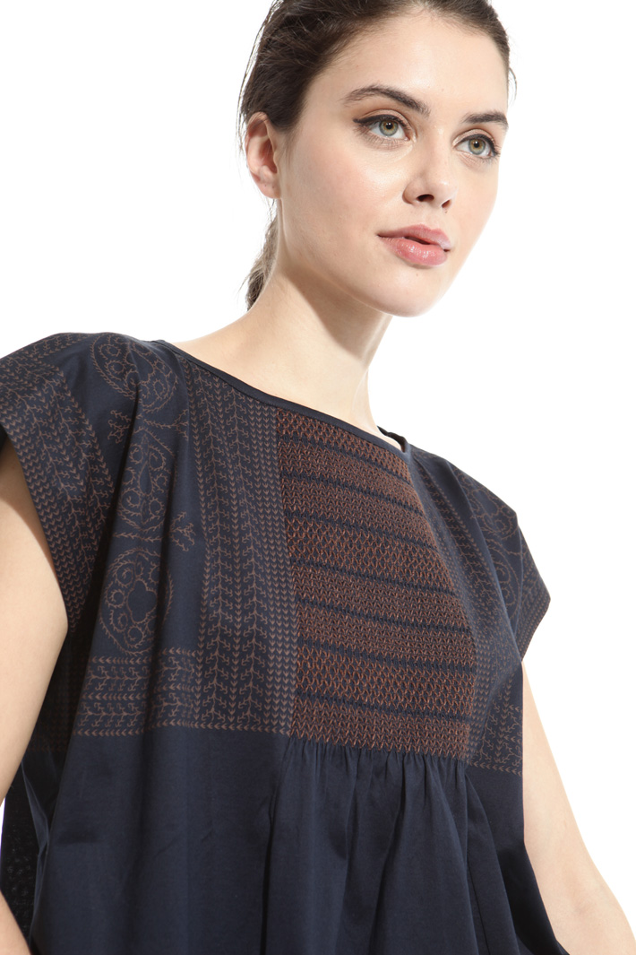 Top con motivi punto smock Intrend Top con motivi punto smock Intrend