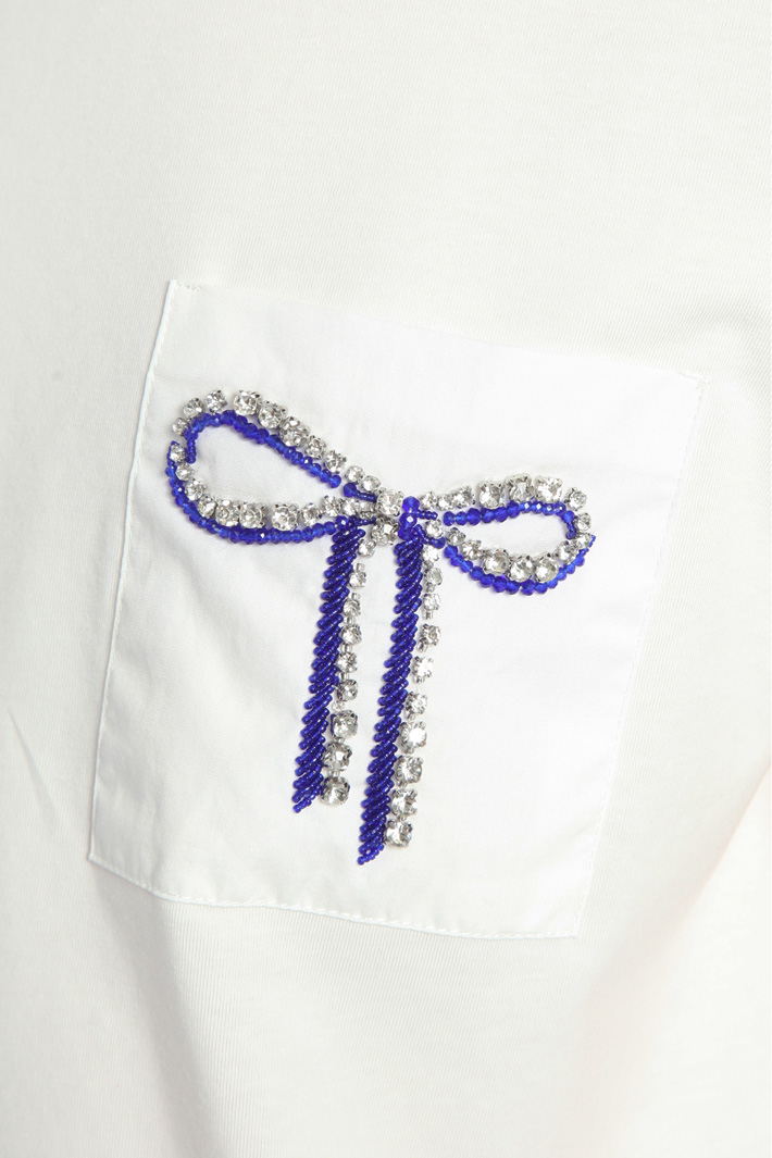 T-shirt in jersey con ricamo Intrend T-shirt in jersey con ricamo Intrend