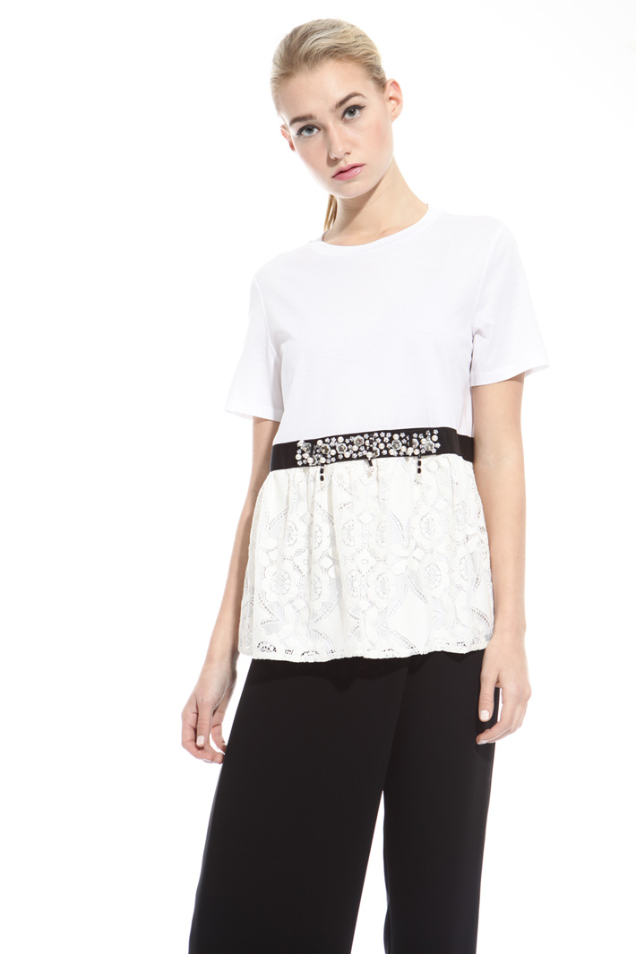 T-shirt con balza in pizzo Intrend T-shirt con balza in pizzo Intrend