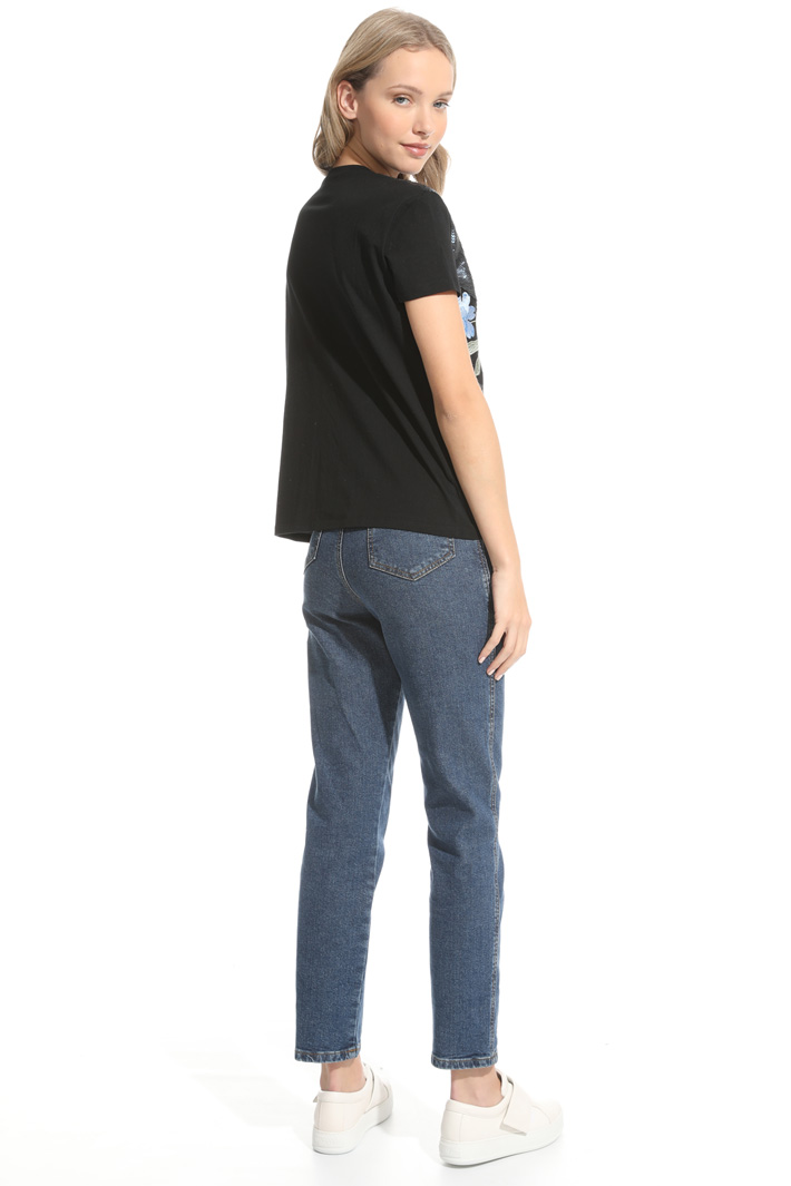 Embroidered T-shirt Intrend Embroidered T-shirt Intrend