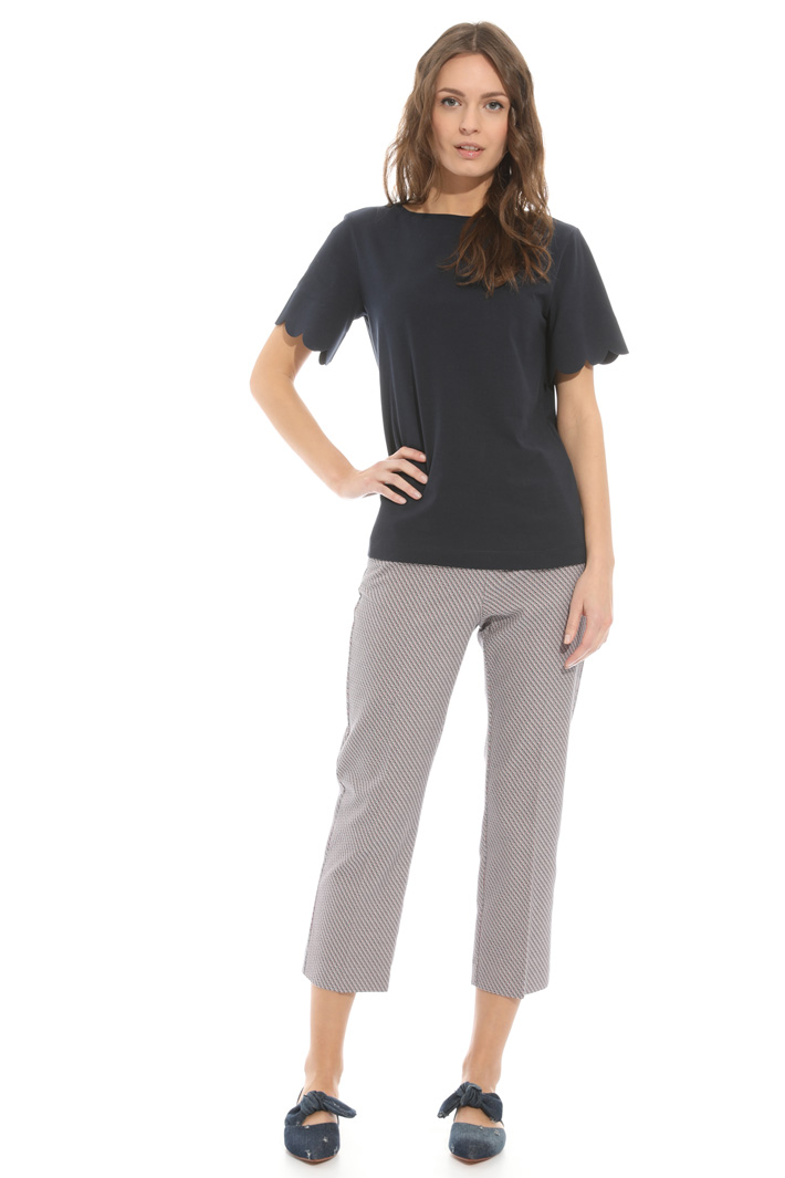 Scalloped hem T-shirt Intrend Scalloped hem T-shirt Intrend