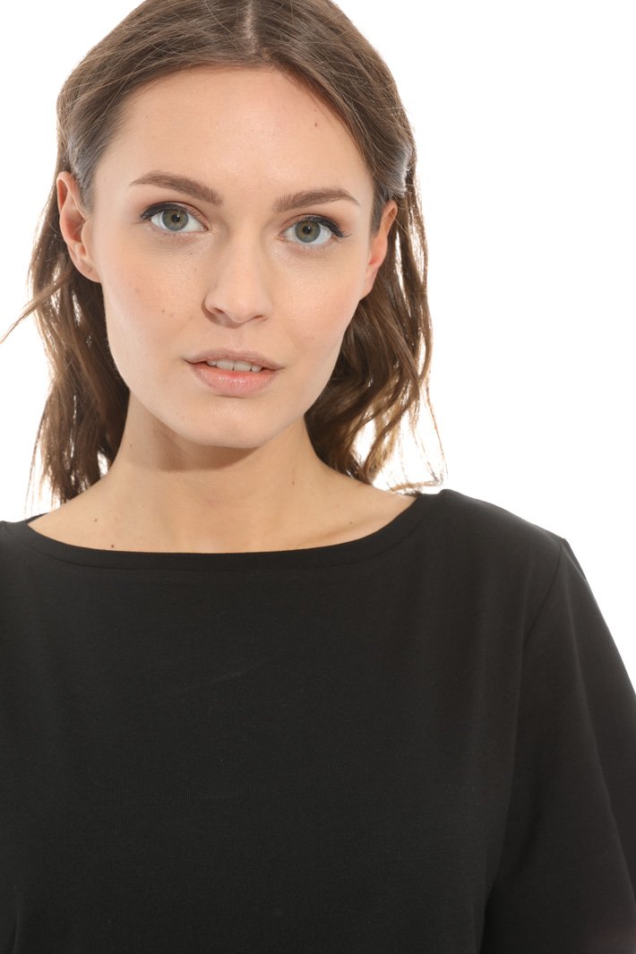 Scalloped hem T-shirt Intrend Scalloped hem T-shirt Intrend