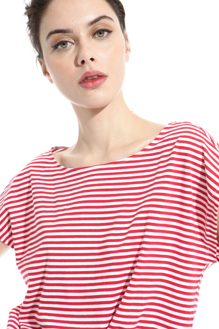 Knotted T-shirt Intrend Knotted T-shirt Intrend