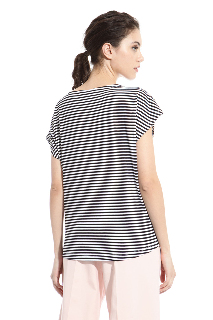 T-shirt con nodo sul fondo Intrend T-shirt con nodo sul fondo Intrend
