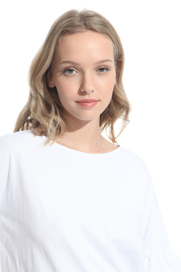 T-shirt con manica a corolla Intrend T-shirt con manica a corolla Intrend