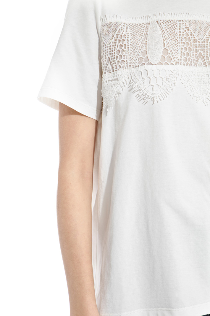 T-shirt con patch in pizzo Intrend T-shirt con patch in pizzo Intrend