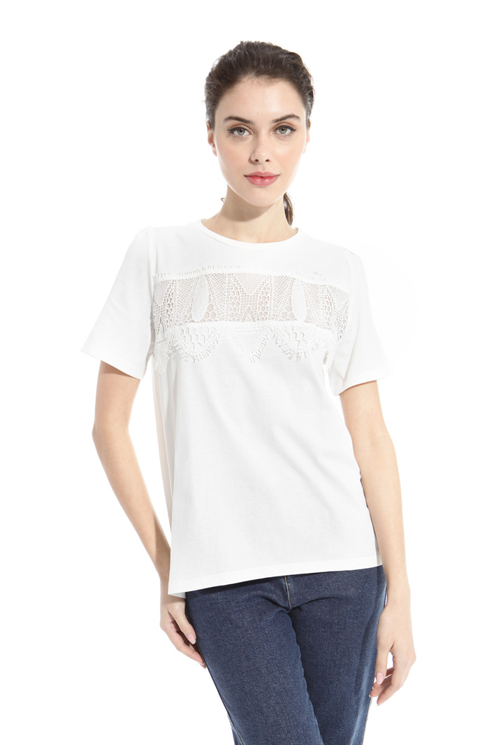 T-shirt con patch in pizzo Intrend T-shirt con patch in pizzo Intrend