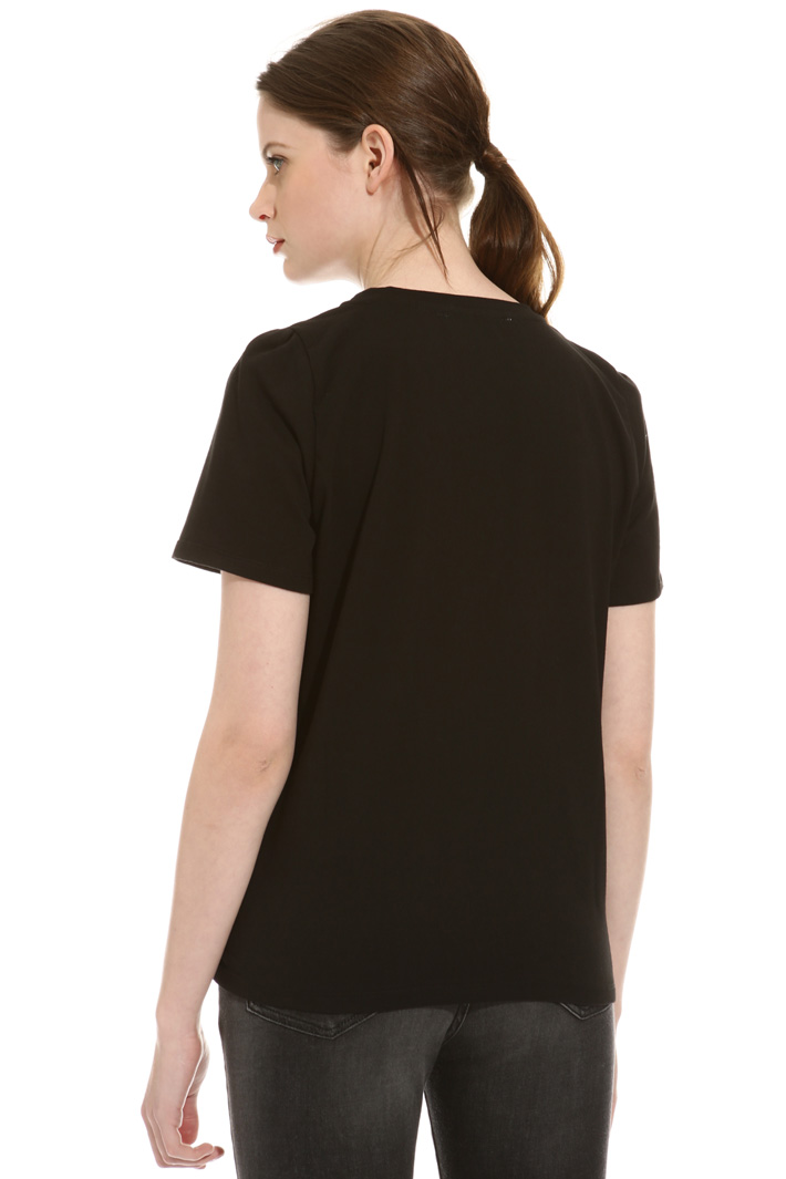 Lace patch T-shirt Intrend Lace patch T-shirt Intrend
