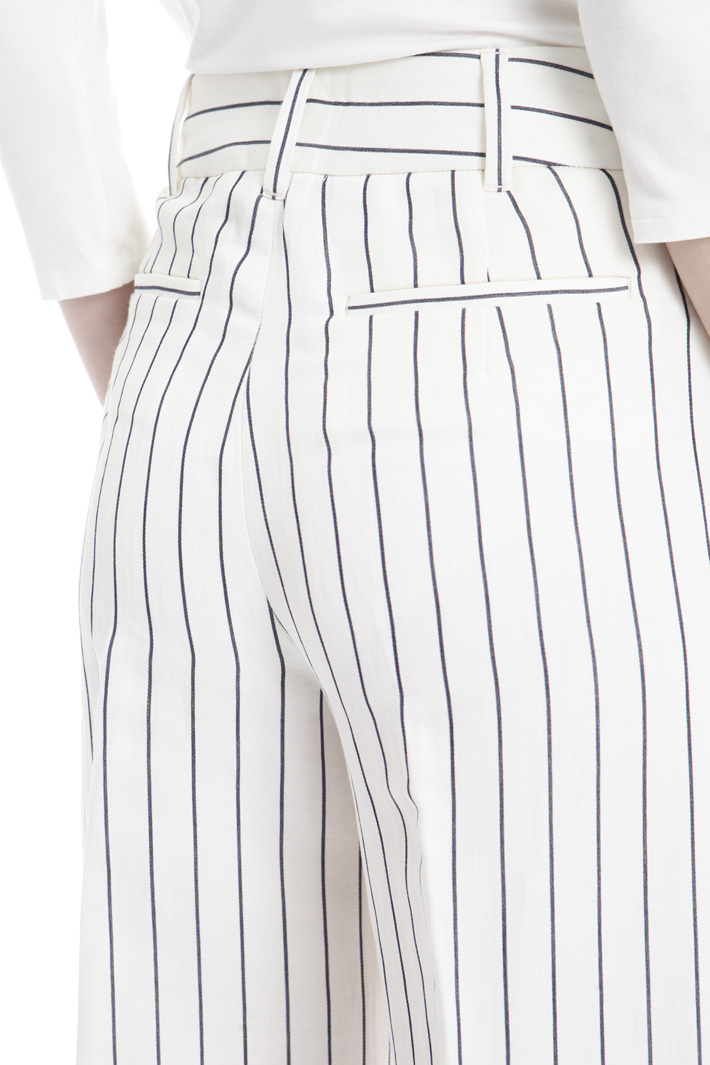 Pantalone in raso ramié Intrend Pantalone in raso ramié Intrend