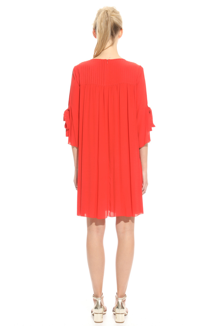 Loose-fit crepe dress Intrend Loose-fit crepe dress Intrend