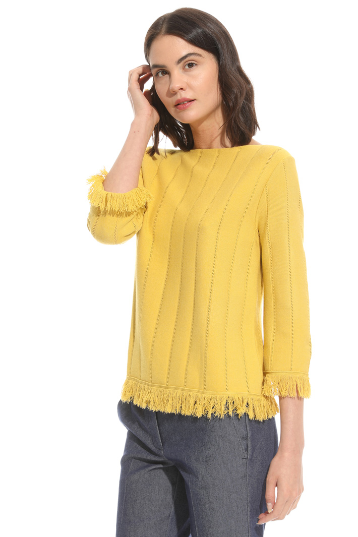 Fringed perforated sweater Intrend Fringed perforated sweater Intrend