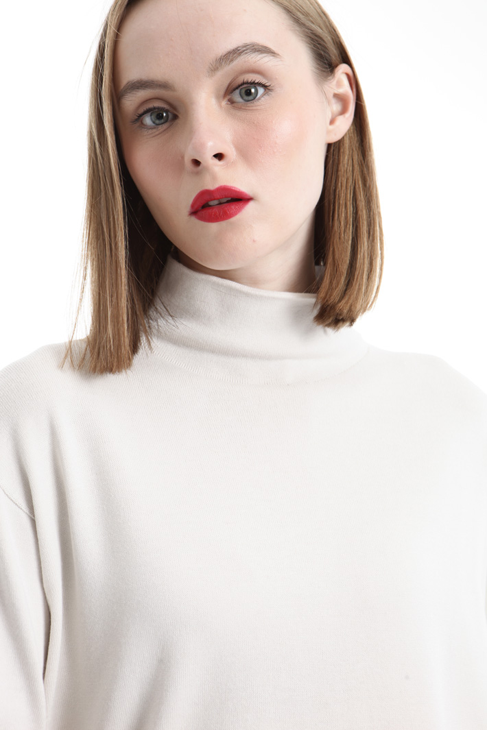 Dolcevita in maglia di viscosa Intrend Dolcevita in maglia di viscosa Intrend