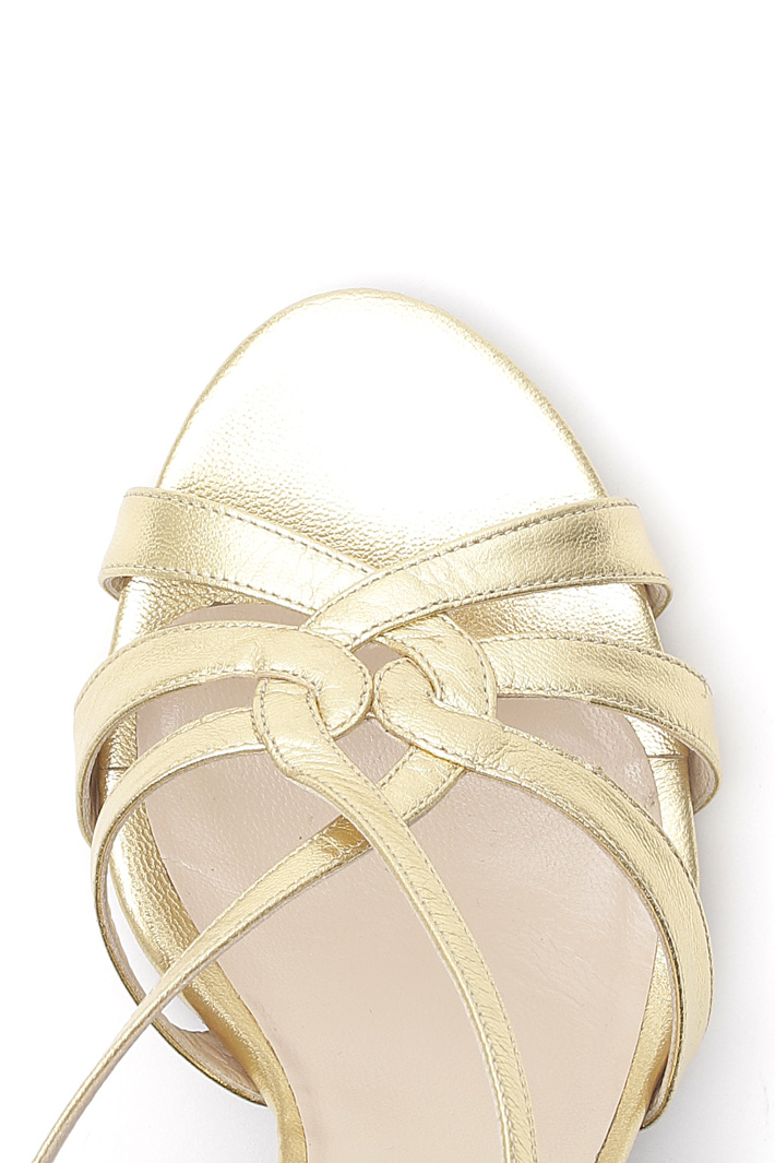 Metallised leather sandals Intrend Metallised leather sandals Intrend