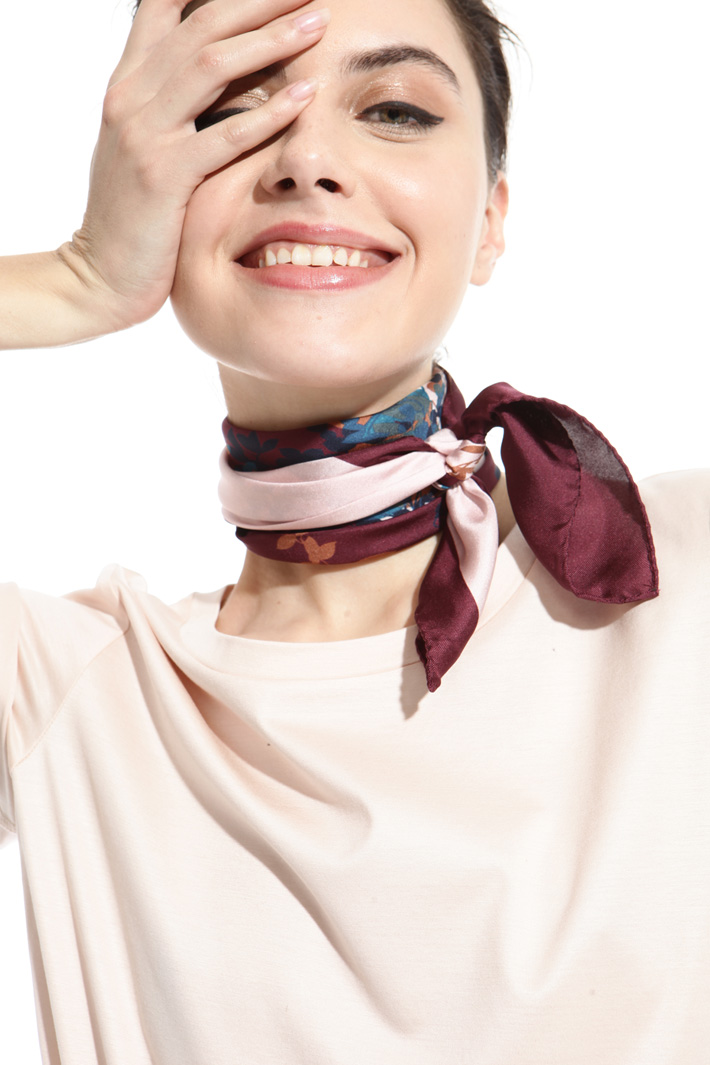 Foulard stampato in pura seta Intrend Foulard stampato in pura seta Intrend