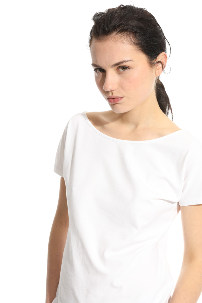 T-shirt con scollo ampio Intrend T-shirt con scollo ampio Intrend