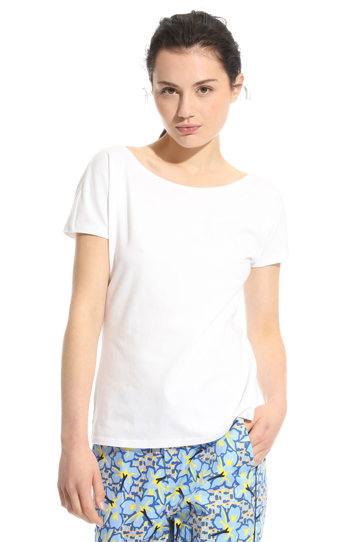 T-shirt con scollo ampio Intrend T-shirt con scollo ampio Intrend
