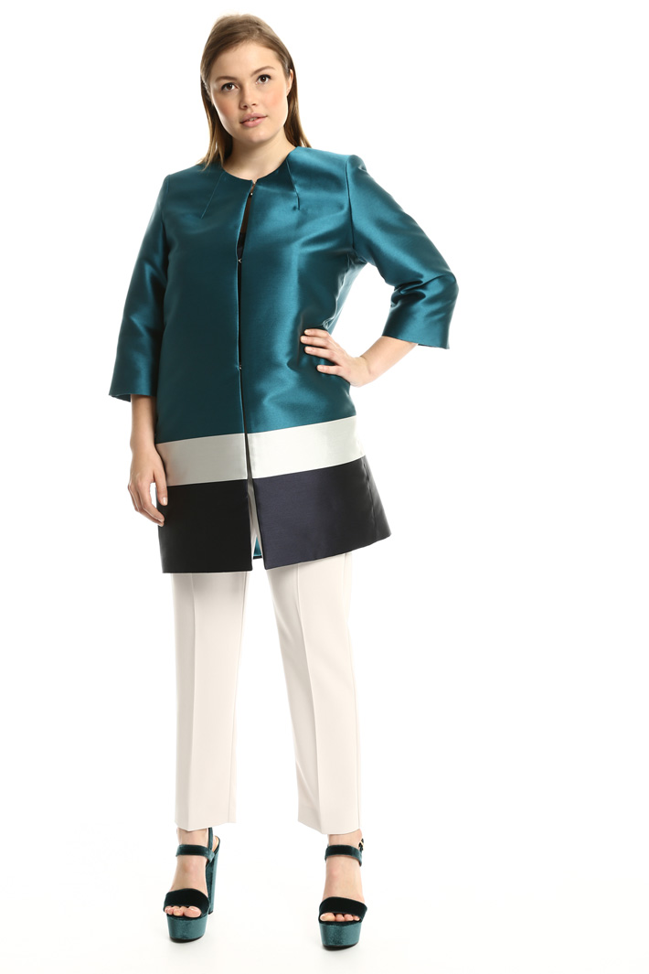 Mikado dust coat
Intrend Mikado dust coat
Intrend