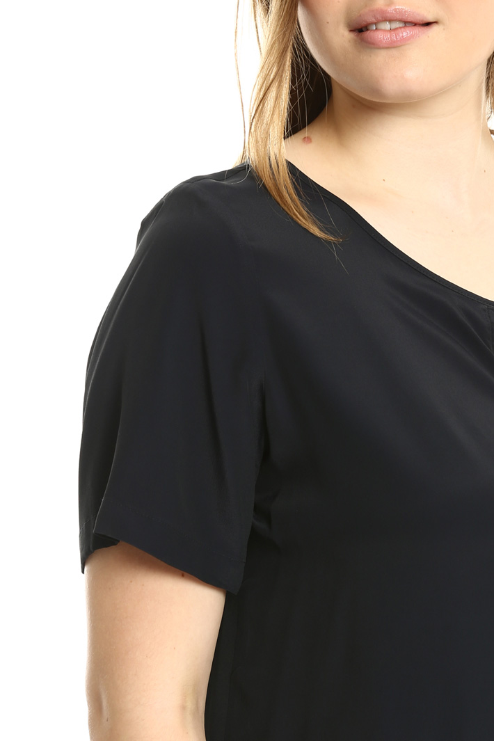 Silk blend top
Intrend Silk blend top
Intrend