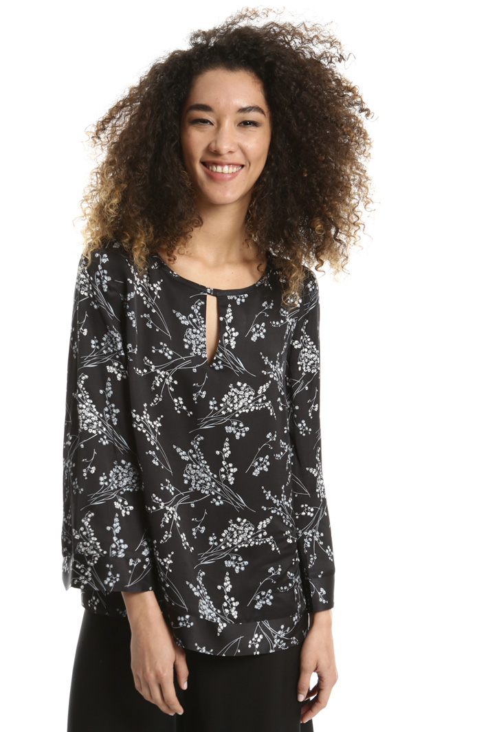 Viscose satin blouse Intrend Viscose satin blouse Intrend