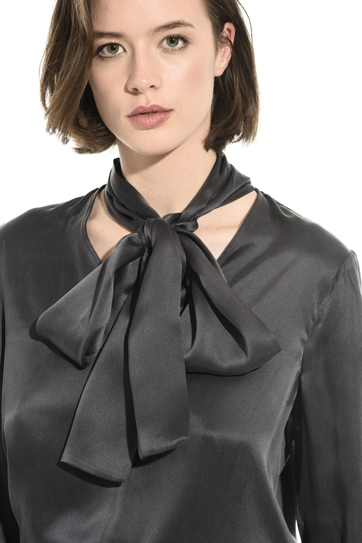 Silk satin blouse Intrend Silk satin blouse Intrend