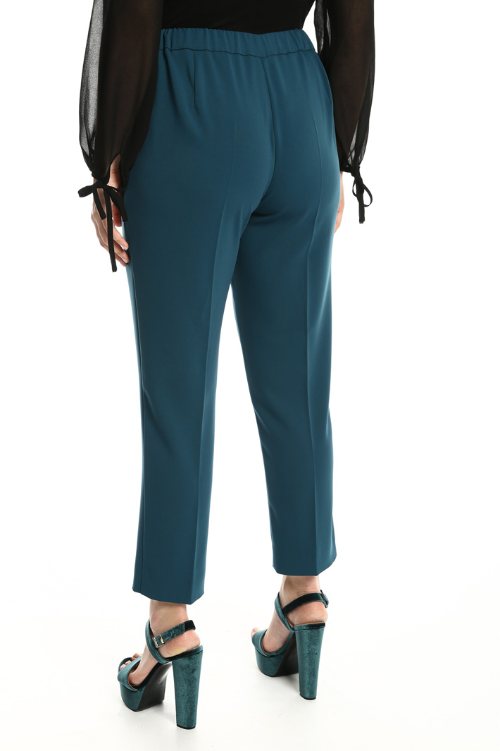 Fluid fabric trousers
Intrend Fluid fabric trousers
Intrend