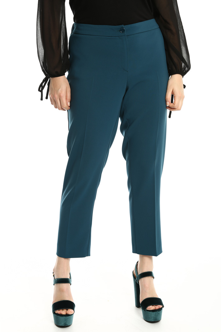 Fluid fabric trousers
Intrend Fluid fabric trousers
Intrend