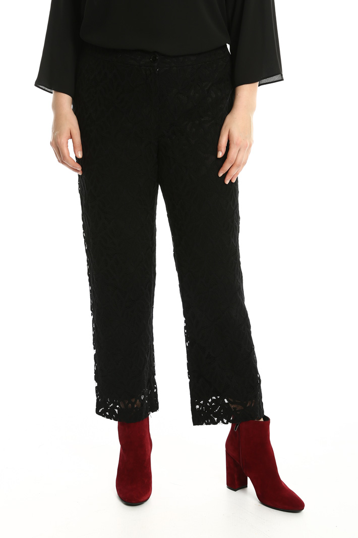 Rebrodé lace trousers
Intrend Rebrodé lace trousers
Intrend