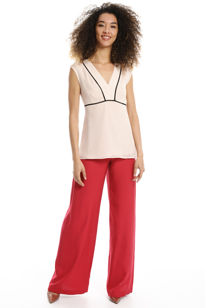 Low-necked georgette top Intrend Low-necked georgette top Intrend