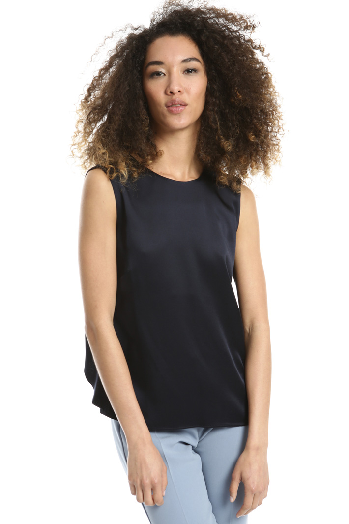 Back V-neck top Intrend Back V-neck top Intrend