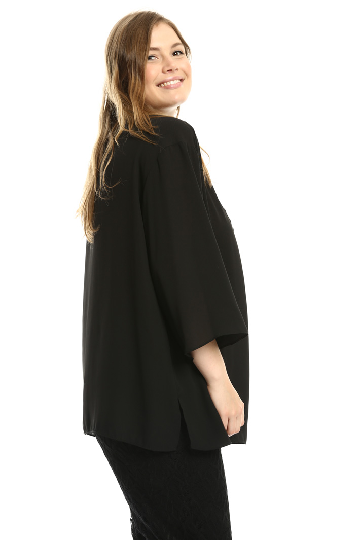 Blouse with jeweled embroidery
Intrend Blouse with jeweled embroidery
Intrend