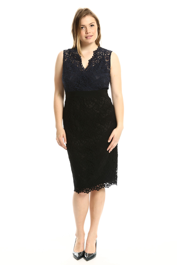 Scalloped lace dress
Intrend Scalloped lace dress
Intrend