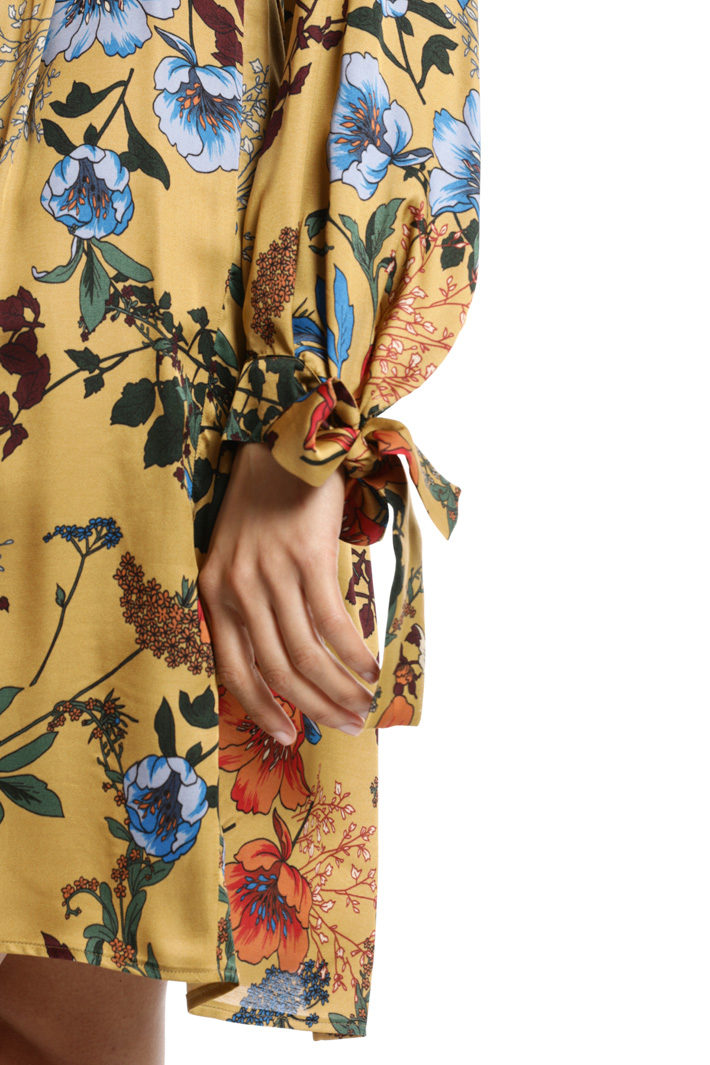 Puff sleeve dress Intrend Puff sleeve dress Intrend