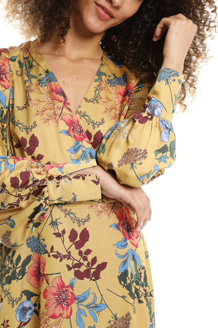 Printed satin dress Intrend Printed satin dress Intrend