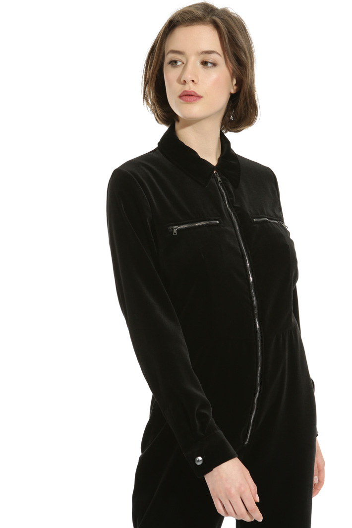 Smooth velvet jumpsuit Intrend Smooth velvet jumpsuit Intrend