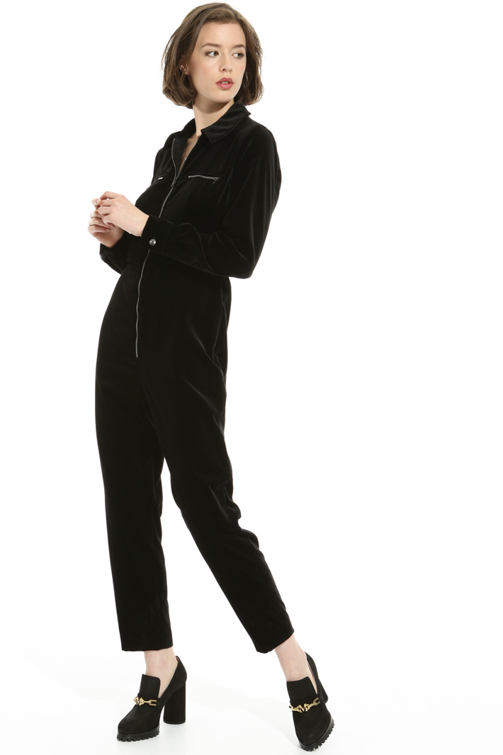 Smooth velvet jumpsuit Intrend Smooth velvet jumpsuit Intrend