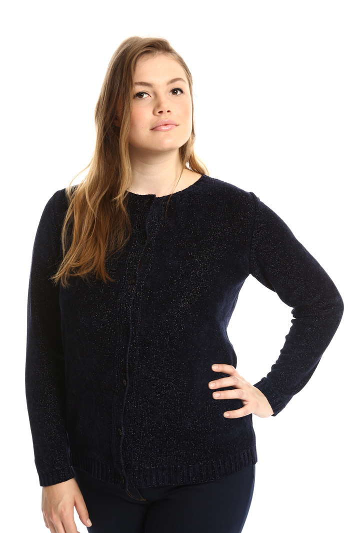 Lurex chenille cardigan
Intrend Lurex chenille cardigan
Intrend