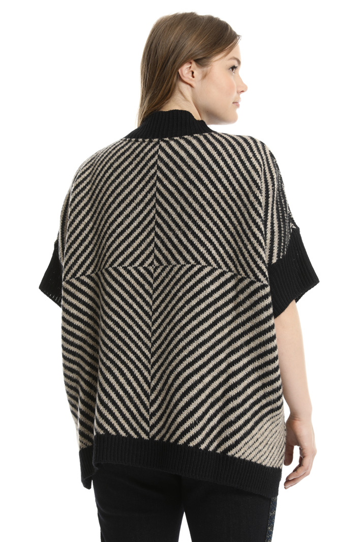 Lurex jacquard sweater
Intrend Lurex jacquard sweater
Intrend