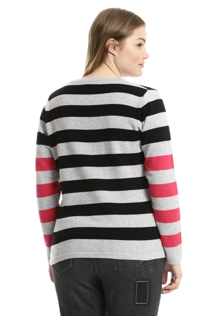 Wool and cashmere sweater
Intrend Wool and cashmere sweater
Intrend