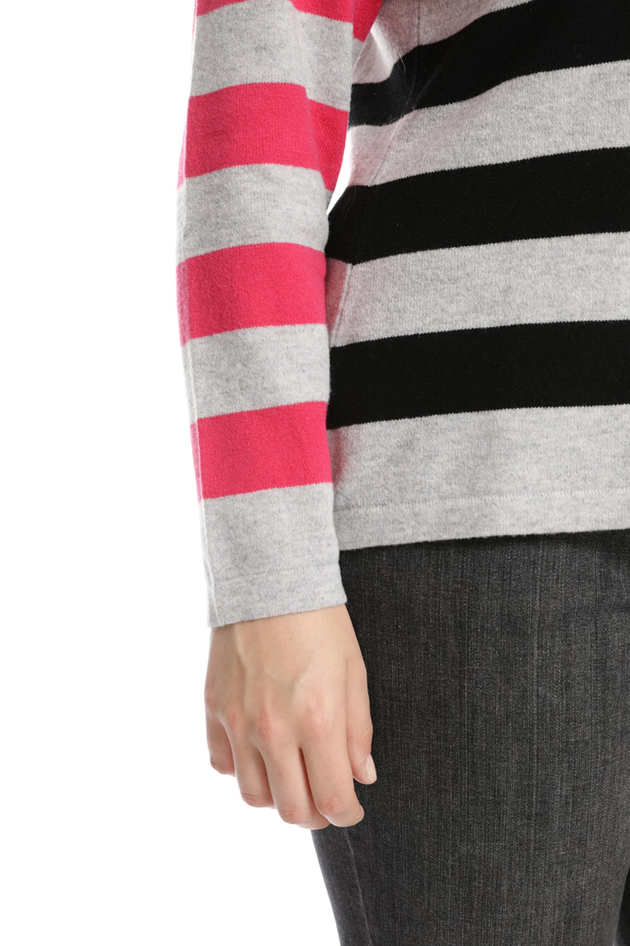 Wool and cashmere sweater
Intrend Wool and cashmere sweater
Intrend