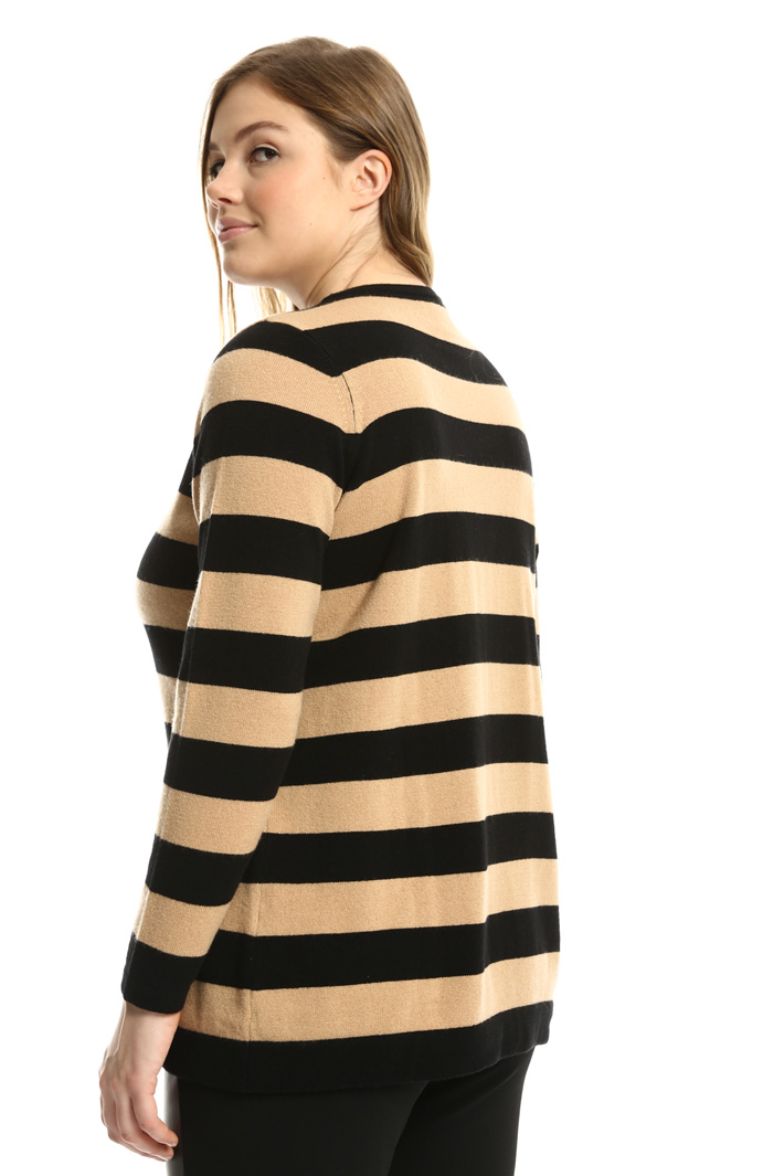 Wool and cashmere sweater
Intrend Wool and cashmere sweater
Intrend