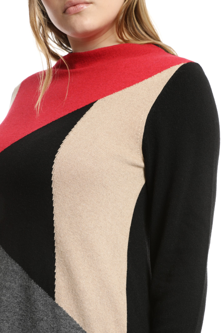 Cowl neck sweater
Intrend Cowl neck sweater
Intrend